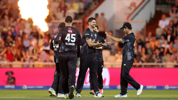 Originals hold off David Warner charge to record first win