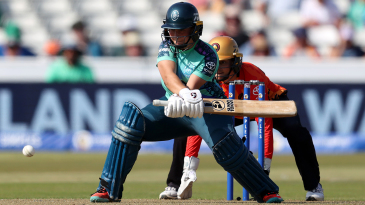 Alice Capsey downs Phoenix for Invincibles’ first win of the campaign