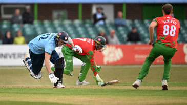 Leicestershire and Derbyshire share 624 runs in dramatic tie