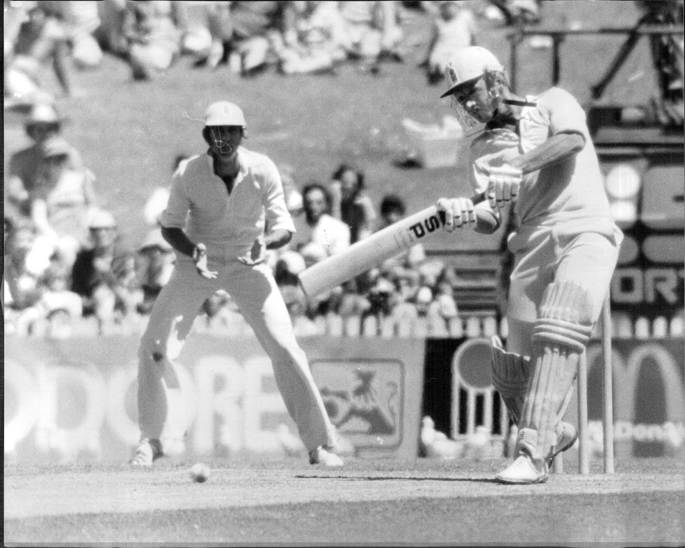 Underwood made 32, the second-highest score in the World XI's first innings in the Supertests final of 1979. His side chased 224 in the fourth innings to win