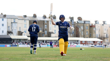 Dawson’s best propels Hampshire into final