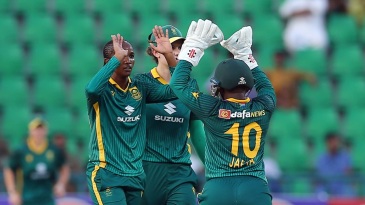 Pakistan bowl first; SA bring in Khaka