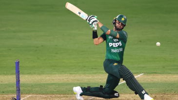 Shaheen Afridi’s cameo drags Pakistan to 146