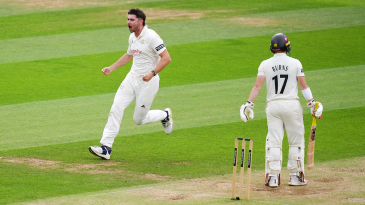 Tongue prevails in thriller to put Nottinghamshire on cusp of title