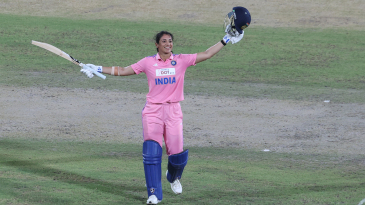 Australia clinch series after scintillating Mooney, Mandhana tons and 781 runs