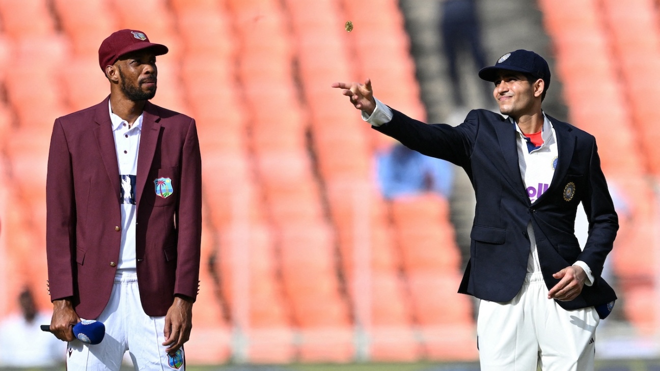 Debuts for Layne and Pierre as West Indies opt to bat; India field Kuldeep and Reddy