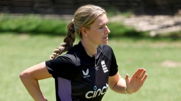 Bell takes toll on Durham as Hampshire romp to six-wicket win