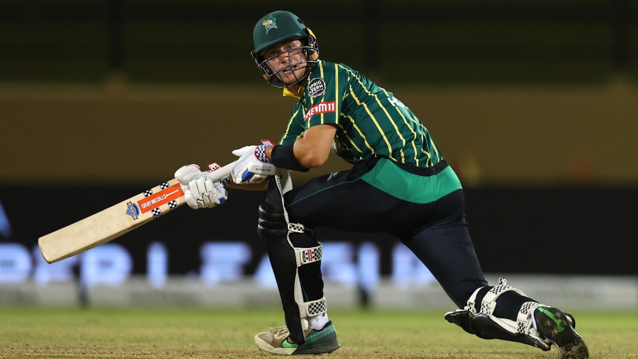 Young and Heaphy upstage Nicholls as Central Districts win Ford Trophy title