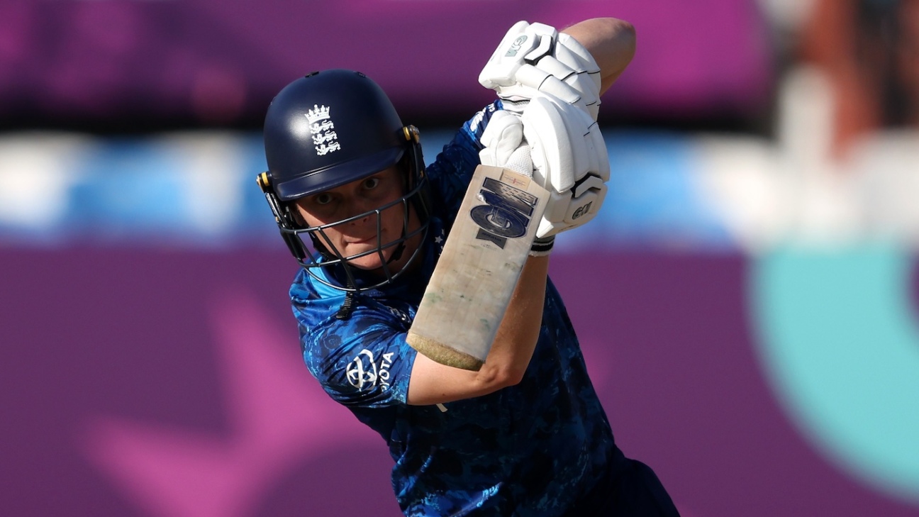 UP Warriorz bring in Amy Jones after Phoebe Litchfield leaves with quad injury