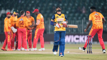 Zimbabwe opt to bat in bid to make tri-series final; SL make two changes