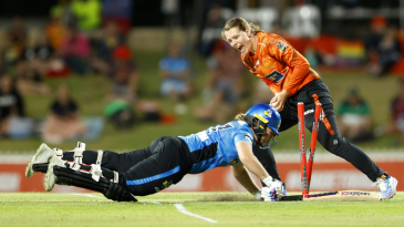 Strikers seal last-over thriller after Devine 49* and Edgar four-for