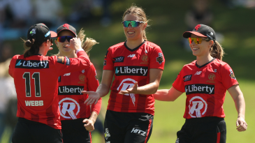 Melbourne Renegades spinners rout Sydney Thunder to boost title defence