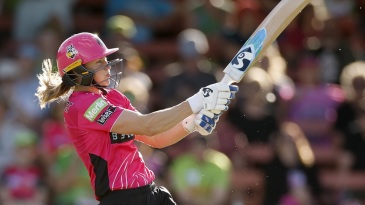 Perry stars in Sydney derby to power Sixers into the top four