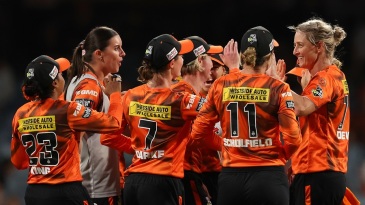 Devine’s all-round masterclass gives Perth Scorchers comfortable win