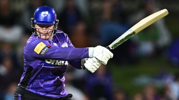 Lizelle Lee’s 77 takes Hobart Hurricanes to first WBBL win