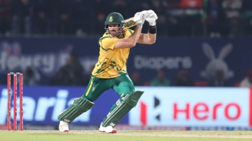 Canada look for early splash against favourites South Africa