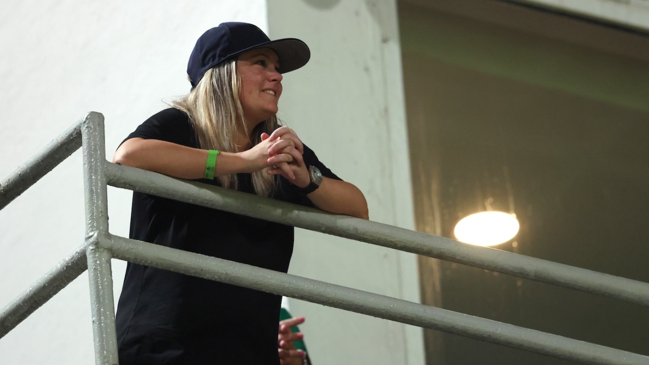 Calf injury rules van Niekerk out of New Zealand tour