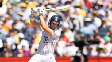 Wobbly England register first Test win in Australia in 15 years