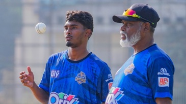 Dhaka Capitals assistant coach Zaki collapses before match