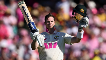 Head and Smith centuries grind England in the SCG dirt