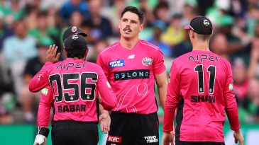 Dwarshuis, Edwards, Davies set up Sixers’ comfortable win