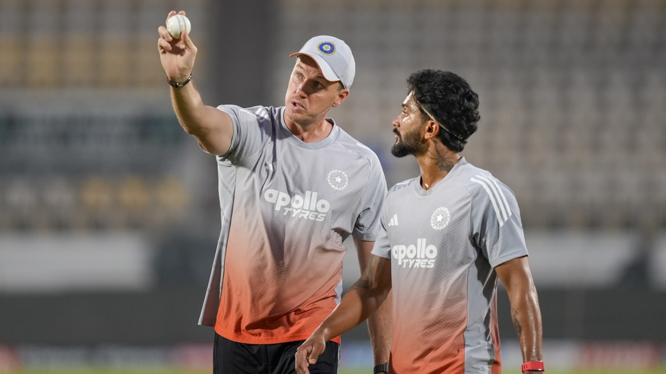 Reddy and Lennox come in; New Zealand ask India to bat in Rajkot