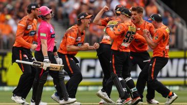 Payne and Richardson set up Scorchers to claim sixth BBL title