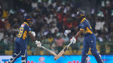 Australia on brink as Sri Lanka eye Super Eights spot