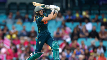 India choose to bowl, Amanjot replaced Patil, Australia unchanged