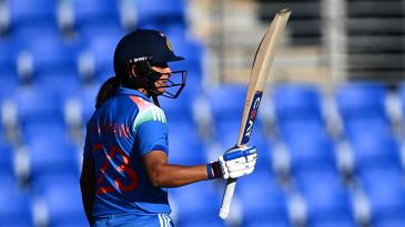 South Africa bowl; India hand T20I debut to Kashvee Gautam