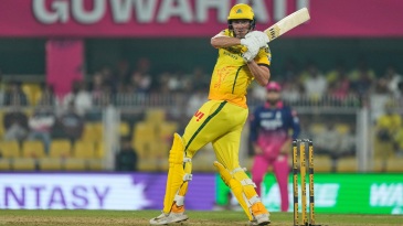 Overton returns as win-less CSK bowl vs unchanged RCB