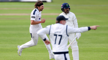 Jack White rocks Glamorgan on long-awaited return to Division One