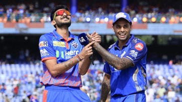 Unchanged DC bowl; MI make four changes with Hardik out