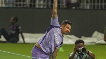 Unchanged LSG opt to bowl; Narine back for KKR