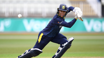 Warwickshire thwarted by weather after posting record 354 for 7