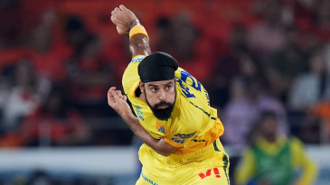 CSK bowl and bring back Gurjapneet, Short for Hosein, Prashant Veer