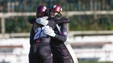 Heather Knight, Dani Gibson bat Somerset to victory over Lancashire