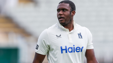 Keith Barker marks Warwickshire return with match-winning haul