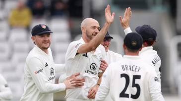 Pro bowling by Gabe Bell, Will Williams delivers season’s first win for Gloucestershire