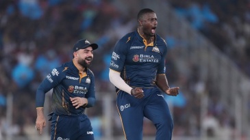 Holder and Washington star in Gujarat Titans’ nervy last-over win