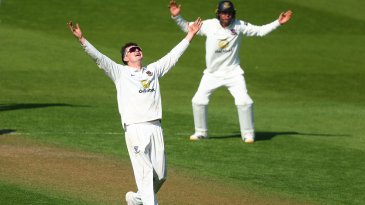 Carson, Robinson star but Sussex rue dropped catches