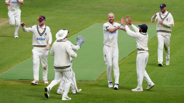 Hannon-Dalby seals thumping win as Warwickshire complete turnaround