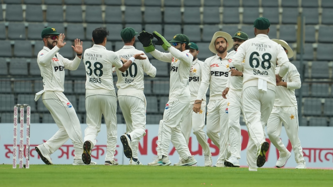 Honours even as Pakistan quicks strike before Bangladesh fight back