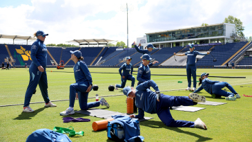 New Zealand bowl first as weather threatens Cardiff ODI