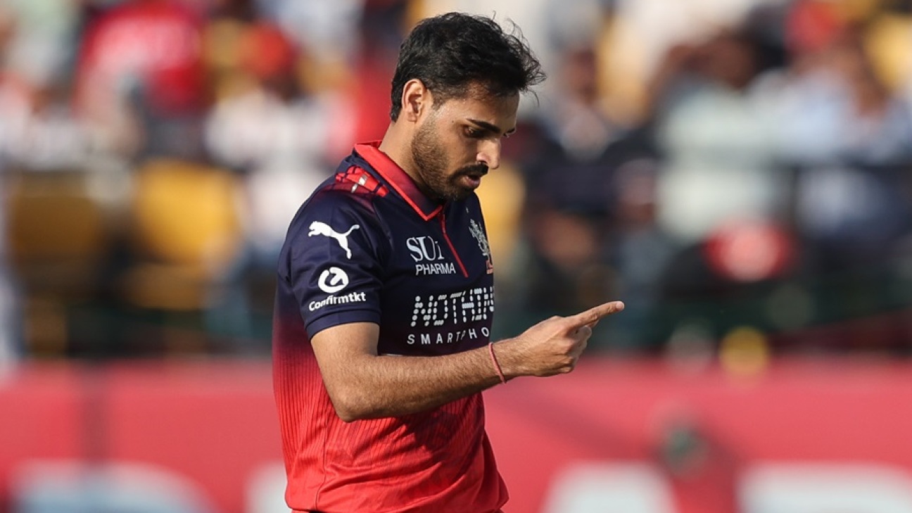 Bhuvneshwar stretches Purple Cap lead; Kohli, Rahul move up on Orange Cap table