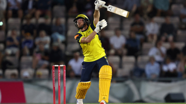 Dawson delivers as Surrey are outgunned by Hampshire