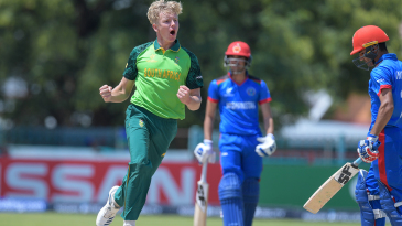 Tiaan van Vuuren claims 11 in the match as South Africa A maul Lions