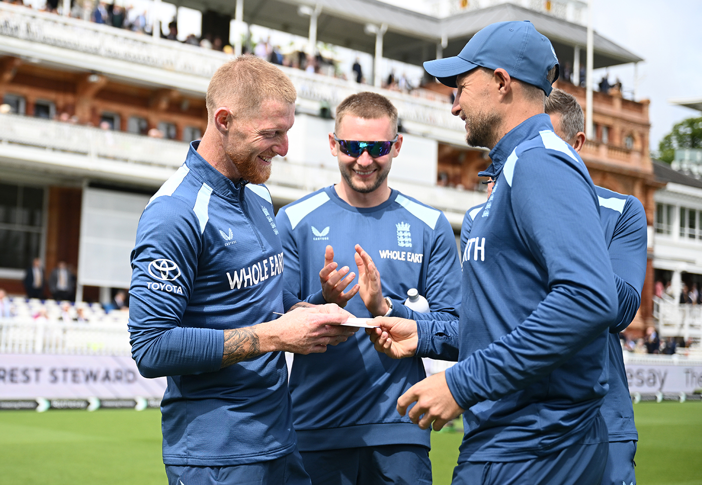 Root rides again in moment of crisis as England pa
