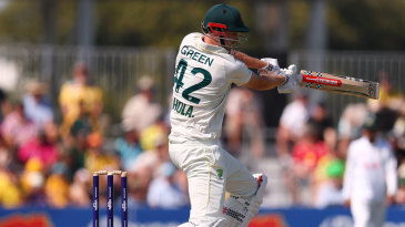 Shoriful bags seven but Australia lead by 146