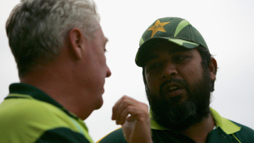 Bob Woolmer and Inzamam-ul-Haq chat after Pakistan's shock defeat against Ireland
